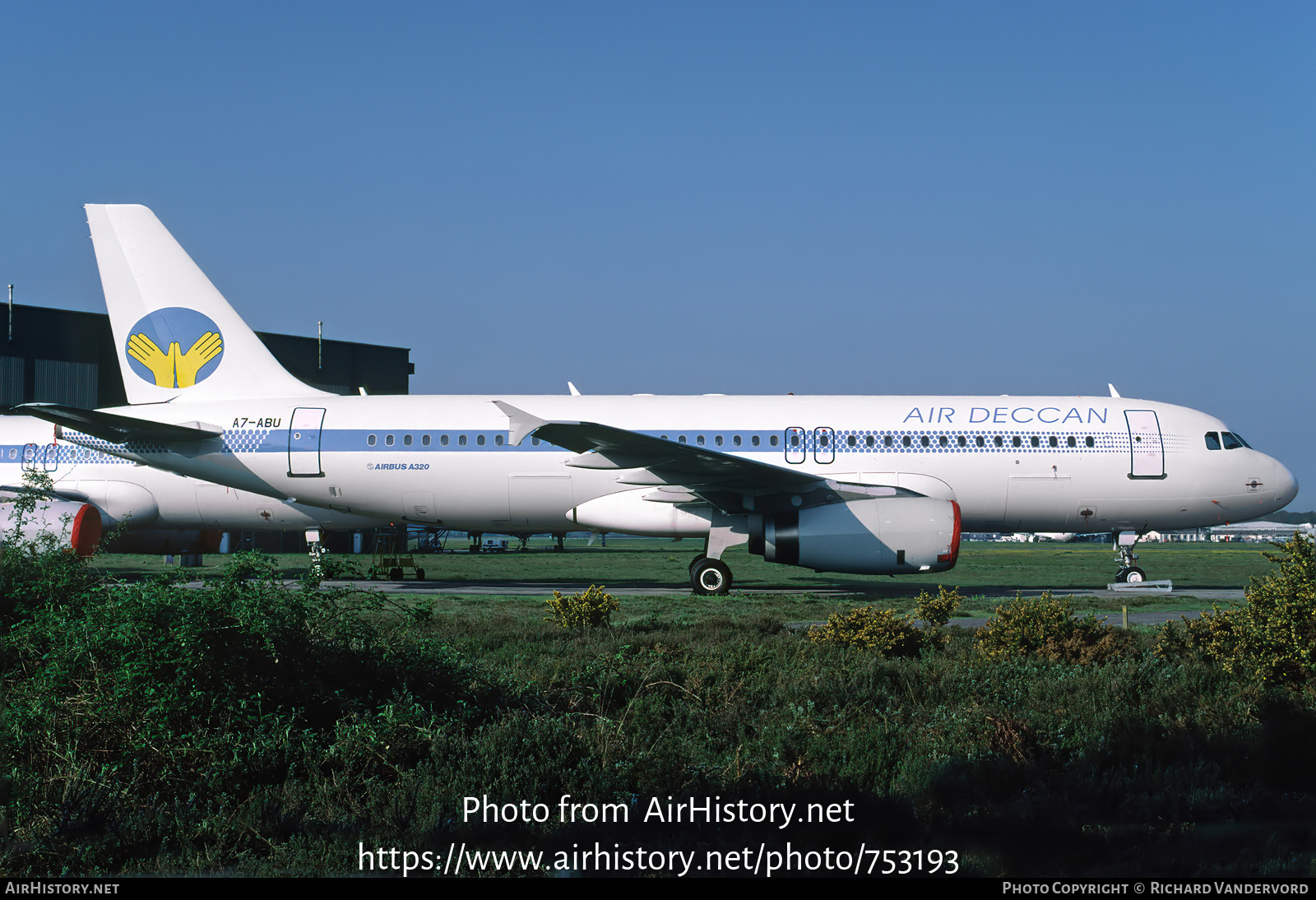 Aircraft Photo of A7-ABU | Airbus A320-232 | Air Deccan | AirHistory.net #753193