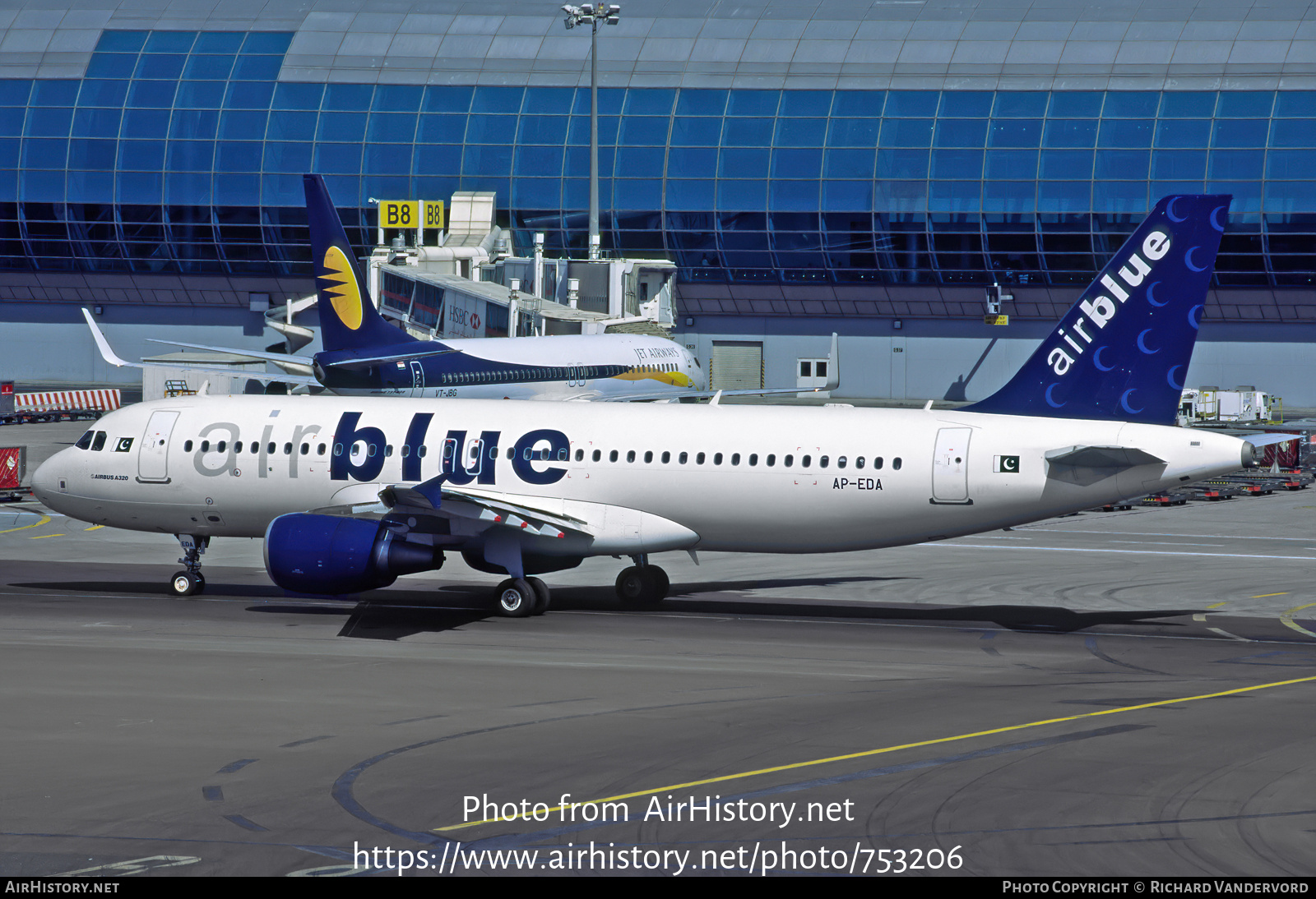 Aircraft Photo of AP-EDA | Airbus A320-214 | Airblue | AirHistory.net #753206