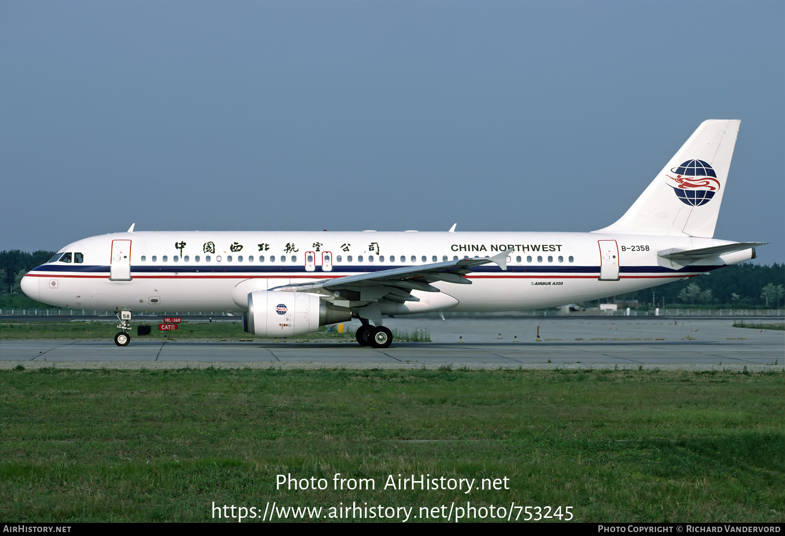 Aircraft Photo of B-2358 | Airbus A320-214 | China Northwest Airlines | AirHistory.net #753245