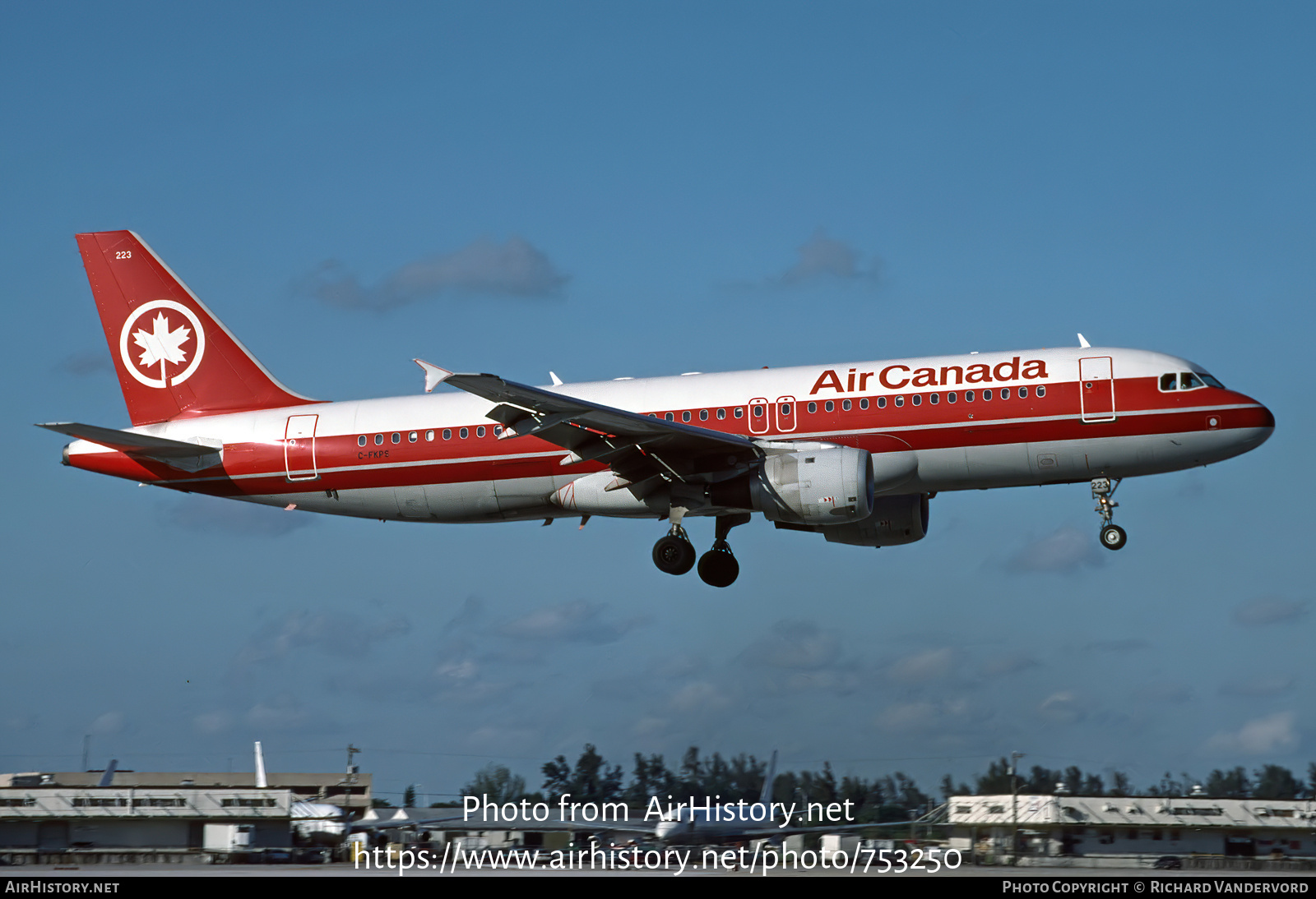 Aircraft Photo of C-FKPS | Airbus A320-211 | Air Canada | AirHistory.net #753250