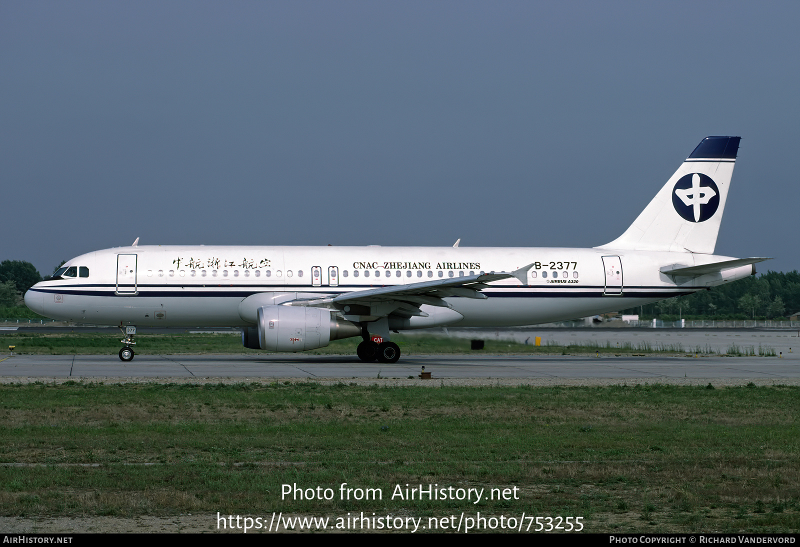 Aircraft Photo of B-2377 | Airbus A320-214 | CNAC - Zhejiang Airlines | AirHistory.net #753255