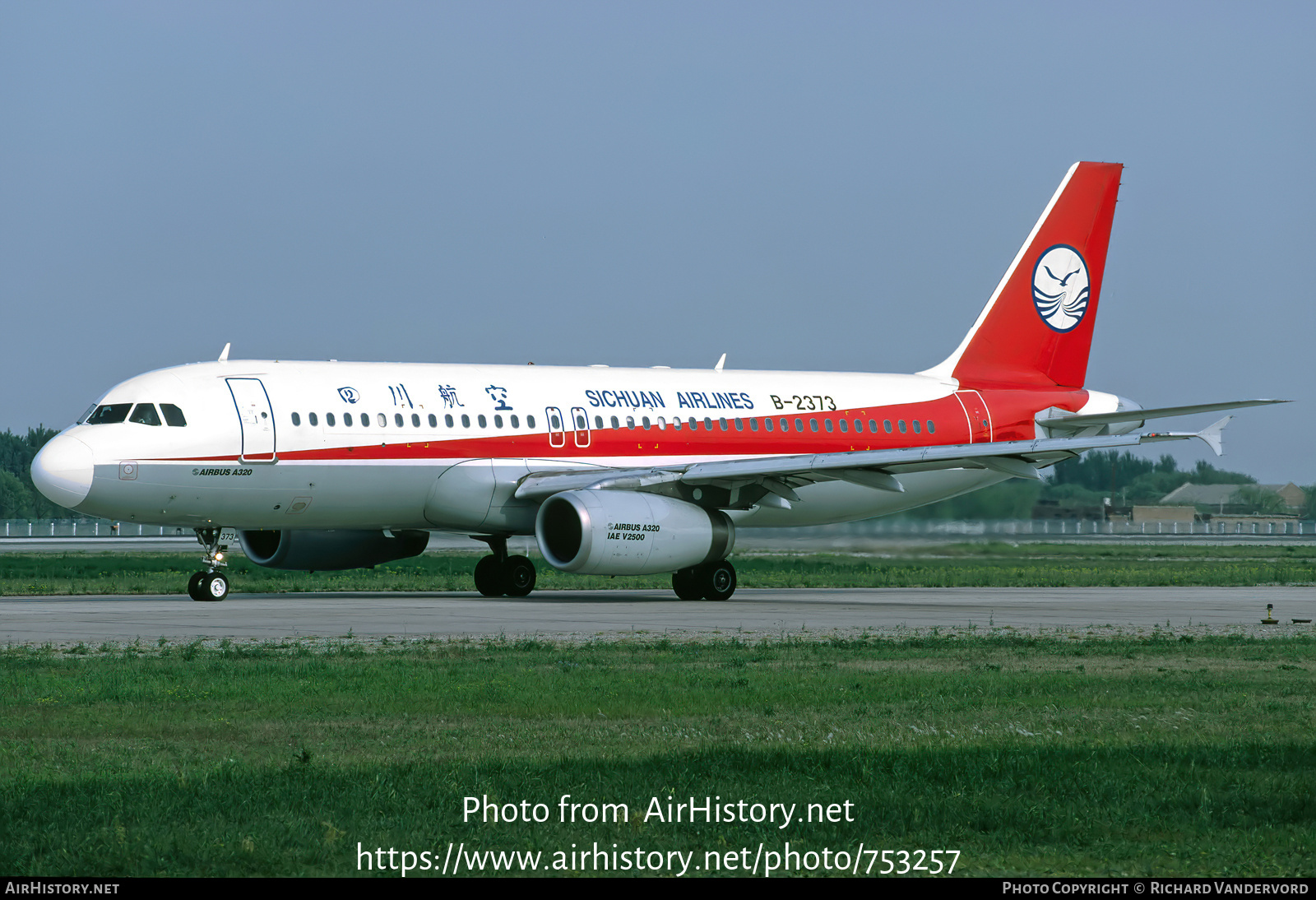 Aircraft Photo of B-2373 | Airbus A320-232 | Sichuan Airlines | AirHistory.net #753257