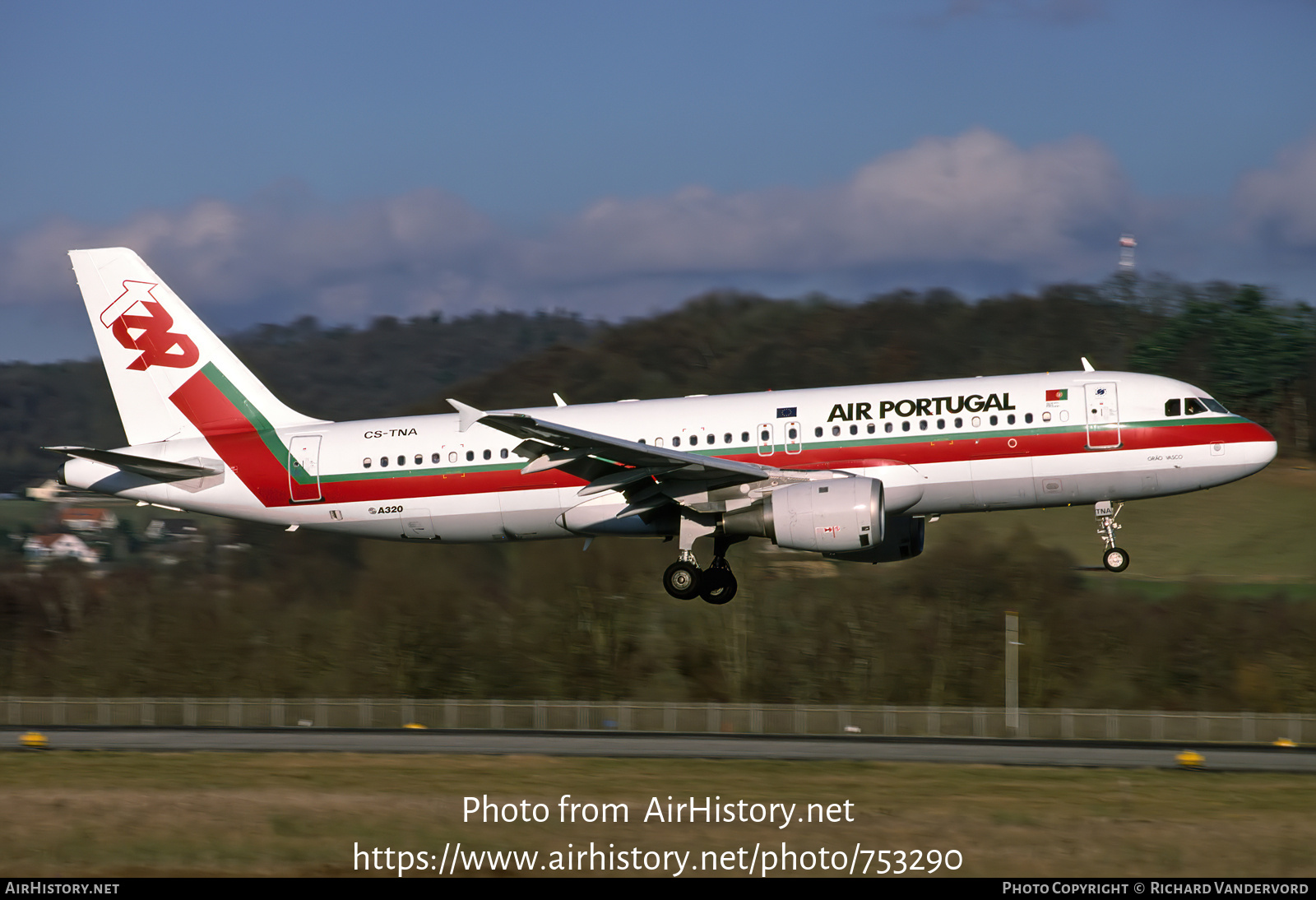 Aircraft Photo of CS-TNA | Airbus A320-211 | TAP Air Portugal | AirHistory.net #753290