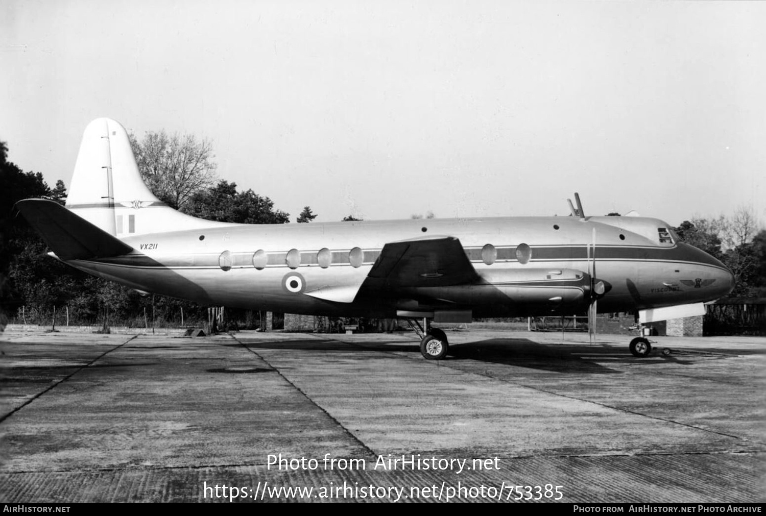 Aircraft Photo of VX211 | Vickers 630 Viscount | UK - Air Force | AirHistory.net #753385