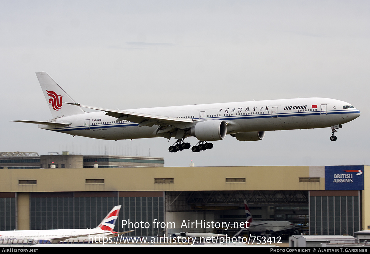 Aircraft Photo of B-2086 | Boeing 777-39L/ER | Air China | AirHistory.net #753412