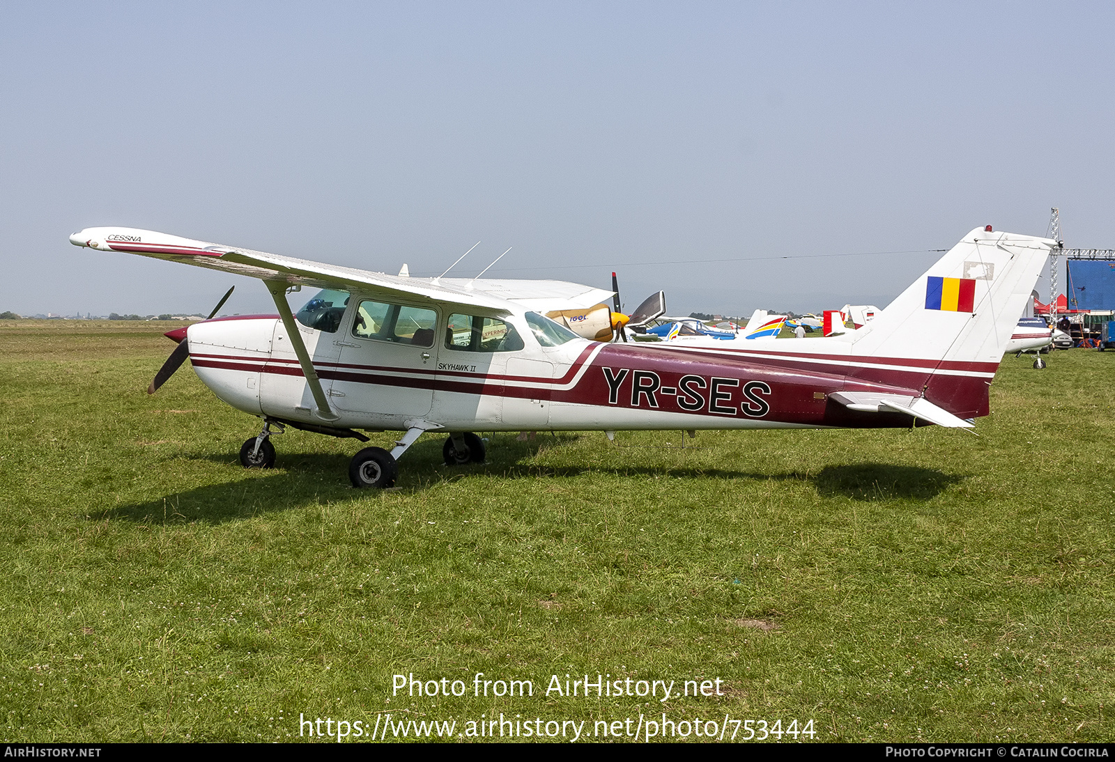 Aircraft Photo of YR-SES | Cessna 172N Skyhawk II | AirHistory.net #753444