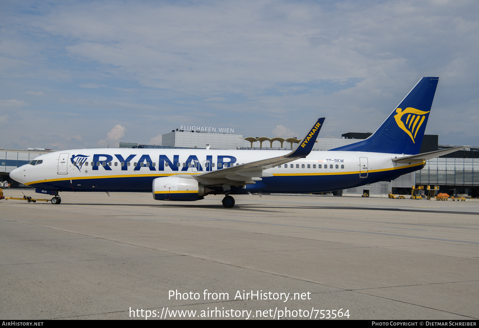 Aircraft Photo of SP-RKW | Boeing 737-8AS | Ryanair | AirHistory.net #753564