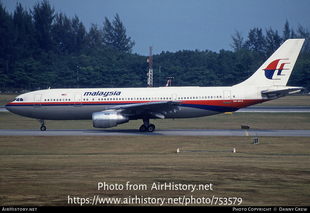 Aircraft Photo of 9M-MHA | Airbus A300B4-203 | Malaysia Airlines | AirHistory.net #753579