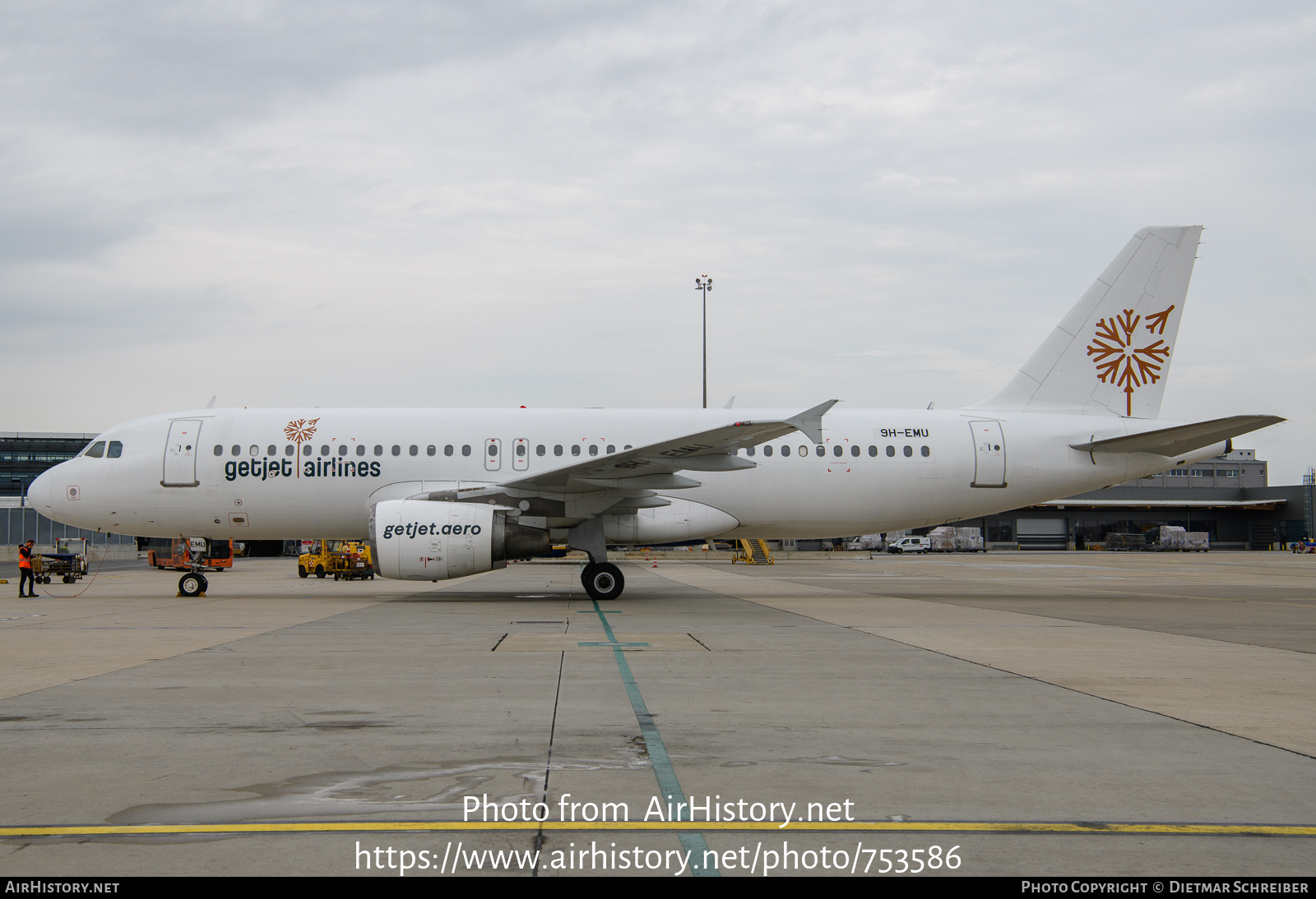 Aircraft Photo of 9H-EMU | Airbus A320-214 | GetJet Airlines | AirHistory.net #753586