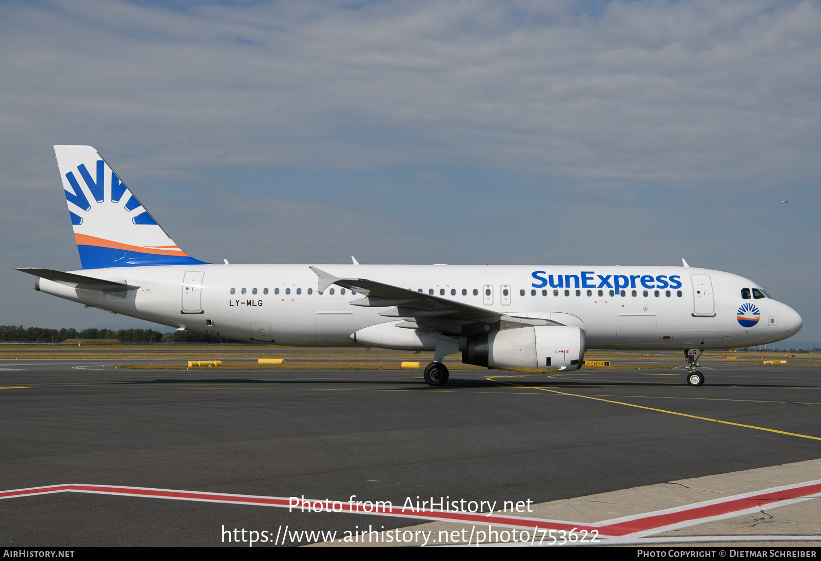 Aircraft Photo of LY-MLG | Airbus A320-232 | SunExpress | AirHistory.net #753622