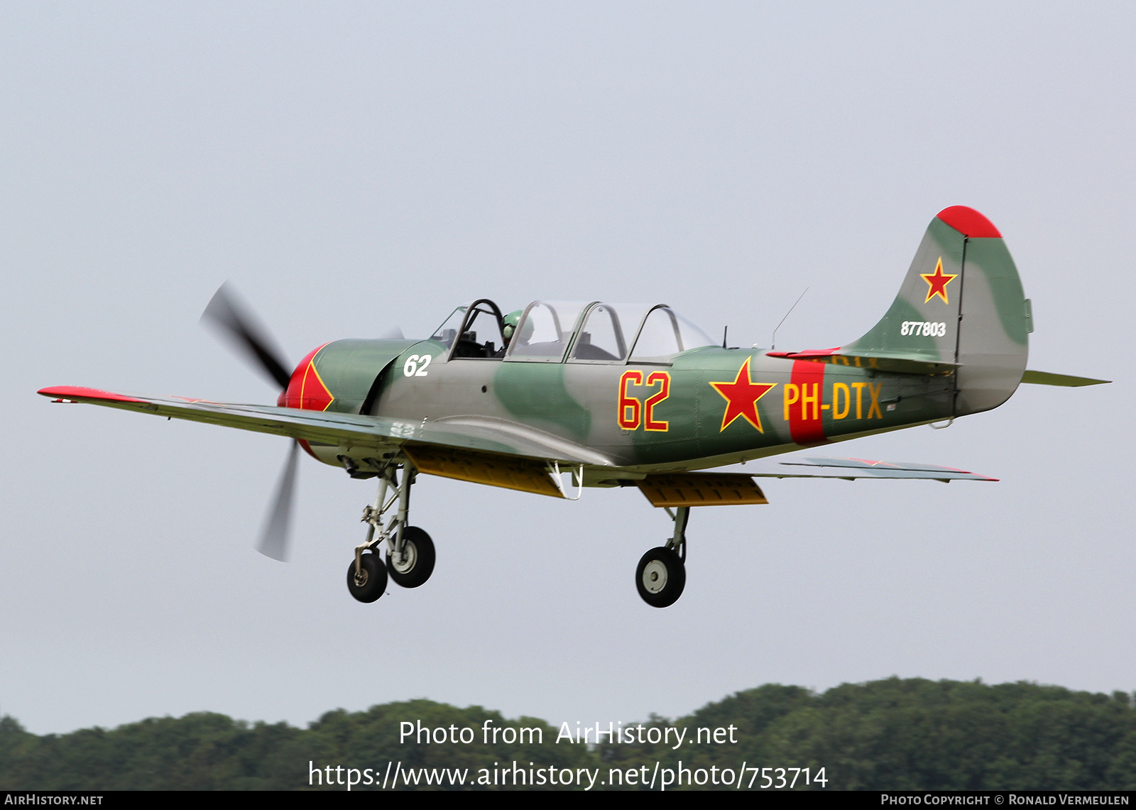 Aircraft Photo of PH-DTX / 62 red | Yakovlev Yak-52 | Russia - Air Force | AirHistory.net #753714