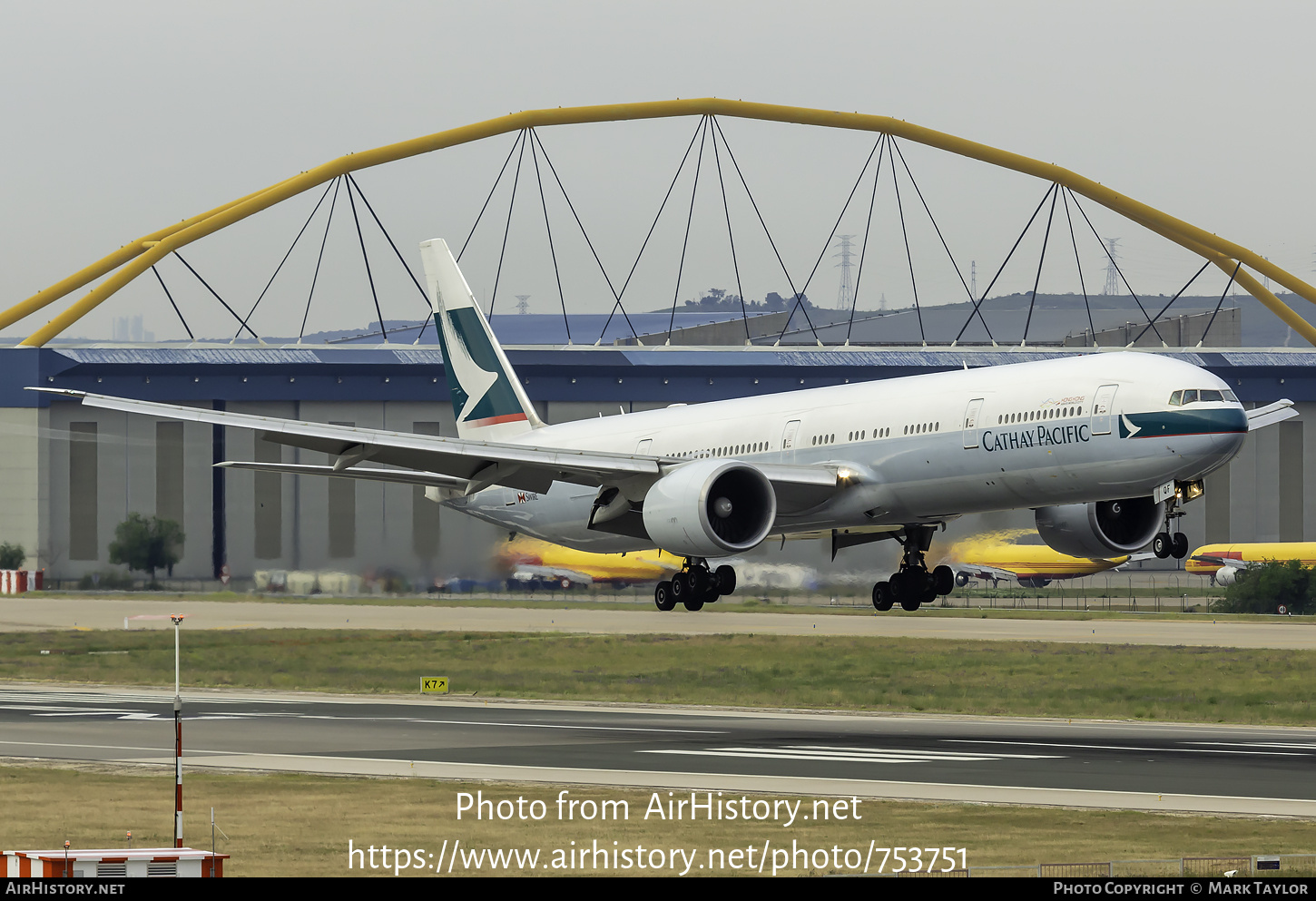 Aircraft Photo of B-KQF | Boeing 777-367/ER | Cathay Pacific Airways | AirHistory.net #753751