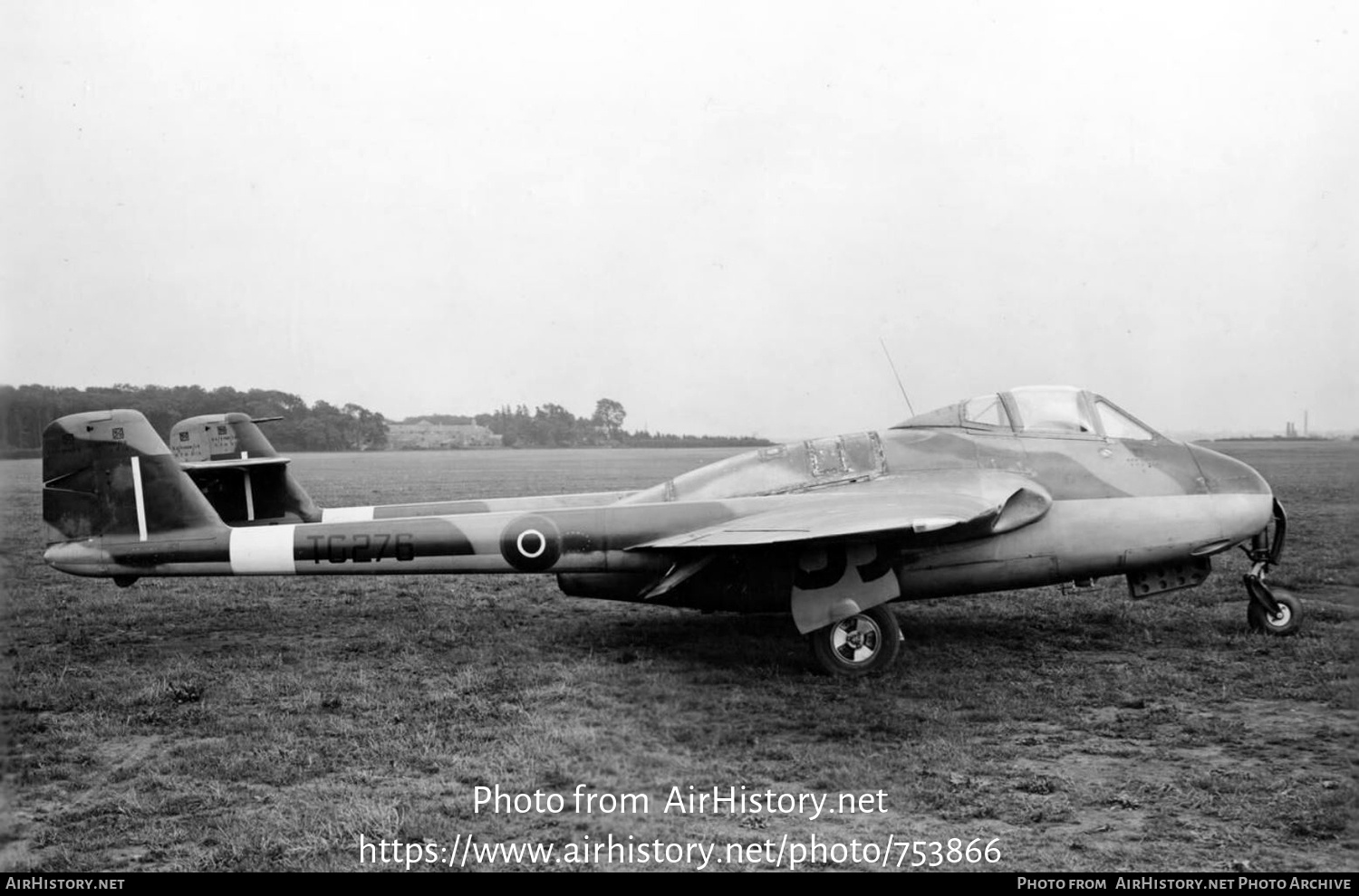 Aircraft Photo of TG276 | De Havilland D.H. 100 Vampire F2 | UK - Air Force | AirHistory.net #753866