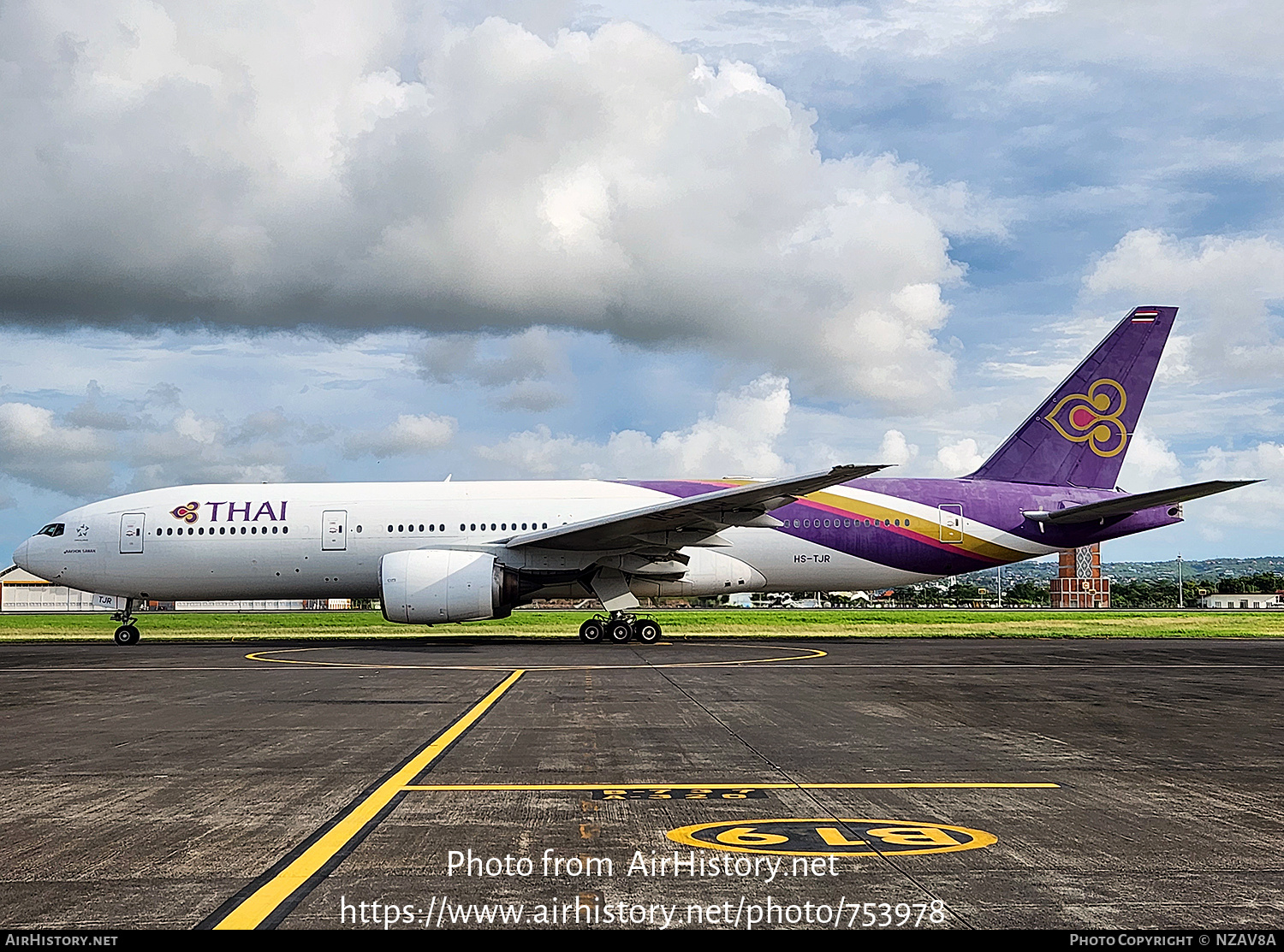 Aircraft Photo of HS-TJR | Boeing 777-2D7/ER | Thai Airways International | AirHistory.net #753978