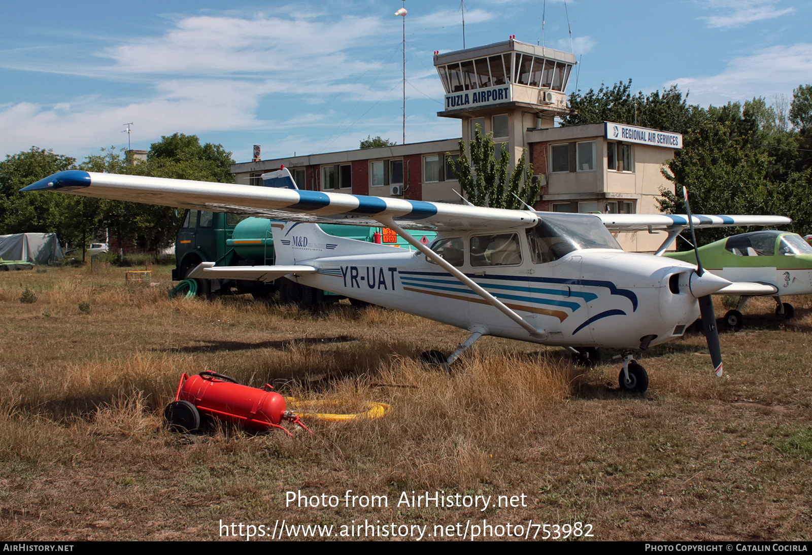 Aircraft Photo of YR-UAT | Cessna 172R Skyhawk II | M&D Seafarers | AirHistory.net #753982