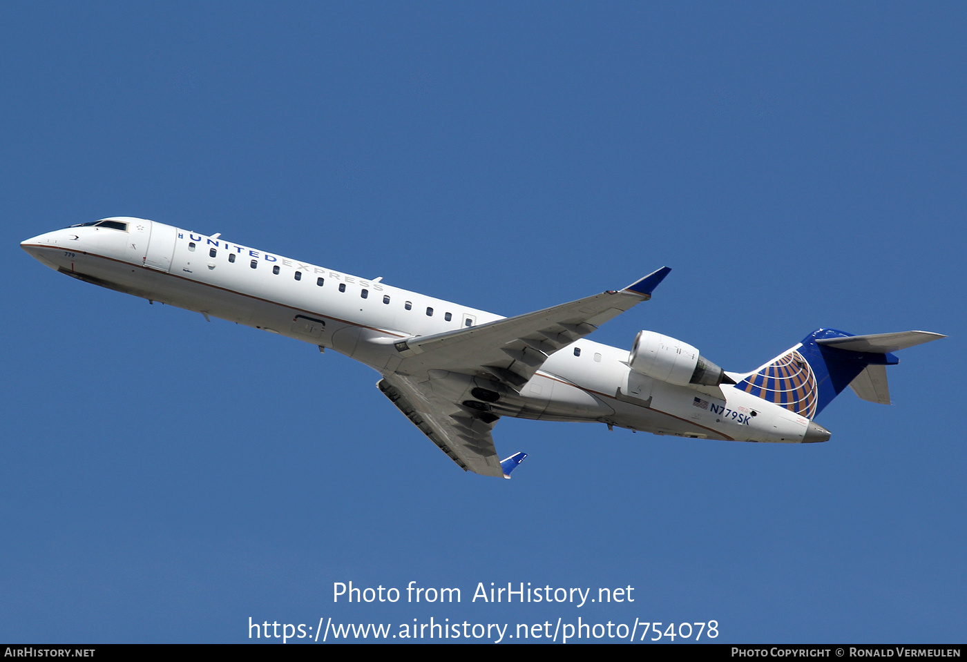 Aircraft Photo of N779SK | Bombardier CRJ-701 (CL-600-2C10) | United Express | AirHistory.net #754078