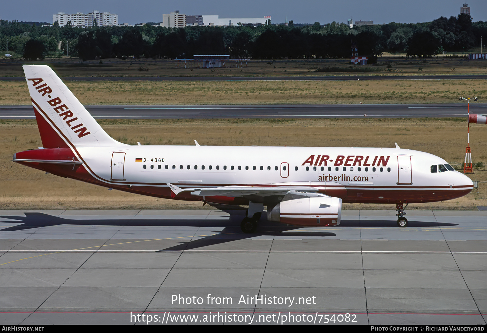 Aircraft Photo of D-ABGD | Airbus A319-132 | Air Berlin | AirHistory.net #754082