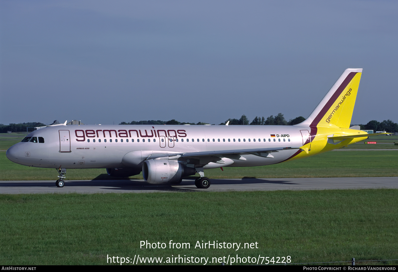 Aircraft Photo of D-AIPD | Airbus A320-211 | Germanwings | AirHistory.net #754228