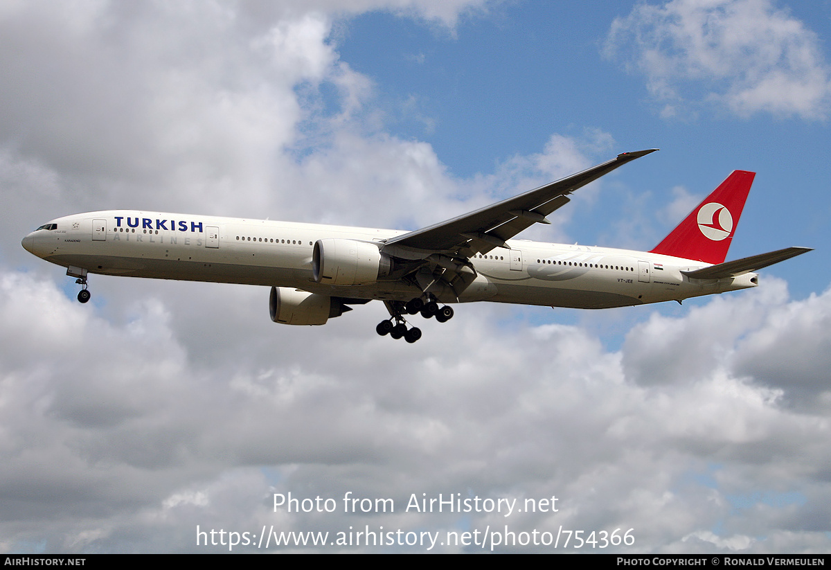 Aircraft Photo of VT-JEE | Boeing 777-35R/ER | Turkish Airlines | AirHistory.net #754366