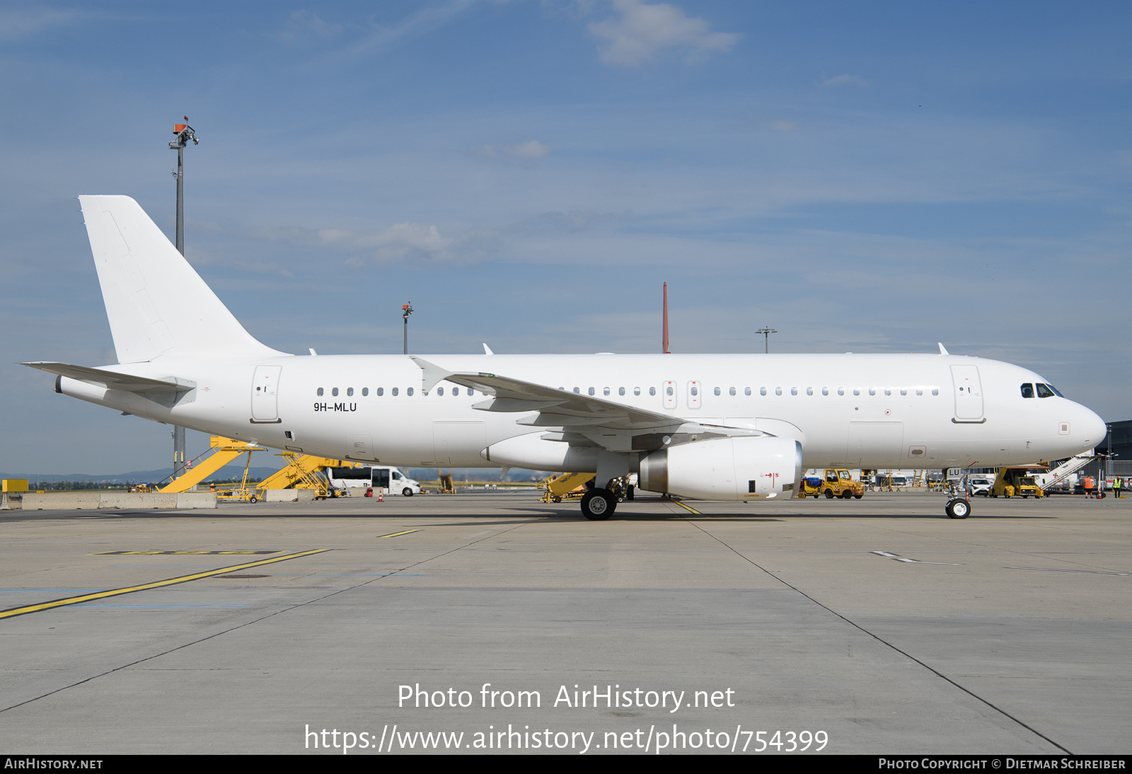 Aircraft Photo of 9H-MLU | Airbus A320-232 | AirHistory.net #754399