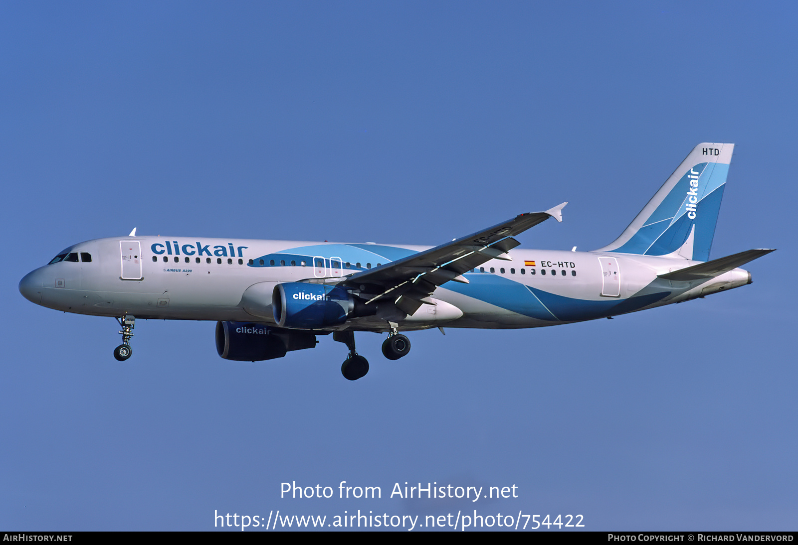 Aircraft Photo of EC-HTD | Airbus A320-214 | Clickair | AirHistory.net #754422