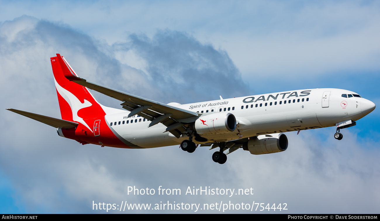 Aircraft Photo of VH-VYK | Boeing 737-838 | Qantas | AirHistory.net #754442