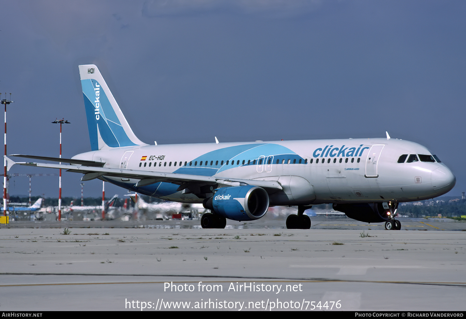 Aircraft Photo of EC-HQI | Airbus A320-214 | Clickair | AirHistory.net #754476