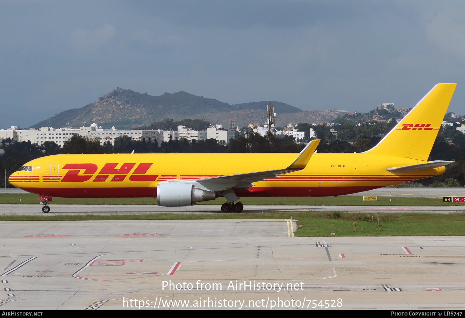 Aircraft Photo of A9C-DHAB | Boeing 767-323/ER(BDSF) | DHL International | AirHistory.net #754528