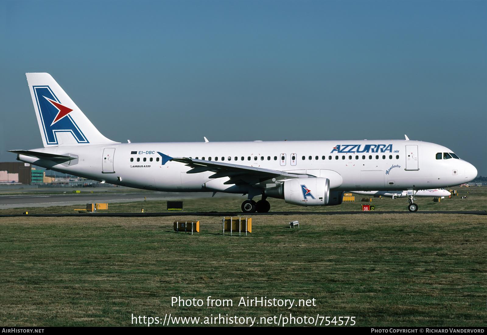 Aircraft Photo of EI-DBC | Airbus A320-214 | Azzurra Air | AirHistory.net #754575