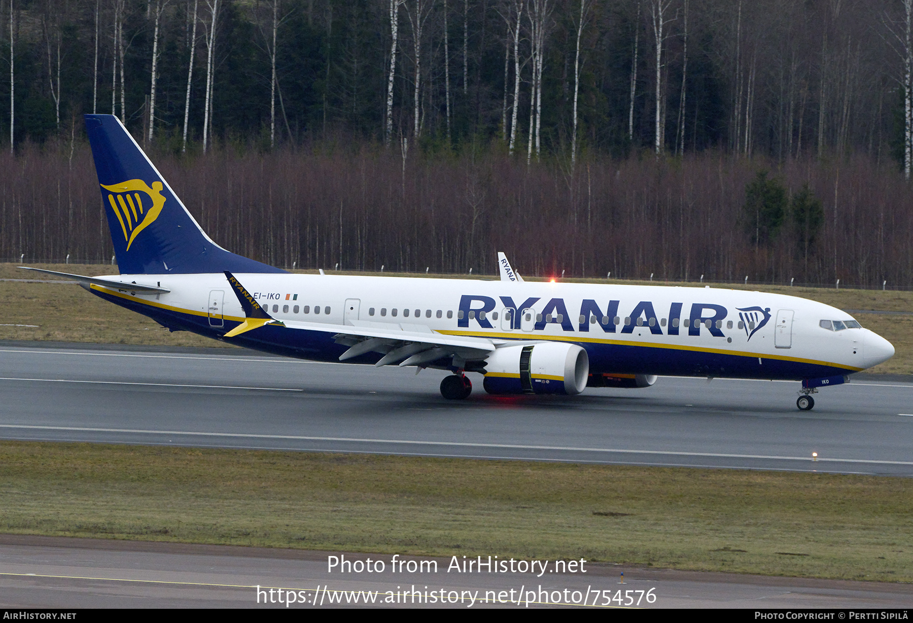 Aircraft Photo of EI-IKO | Boeing 737-8200 Max 200 | Ryanair | AirHistory.net #754576