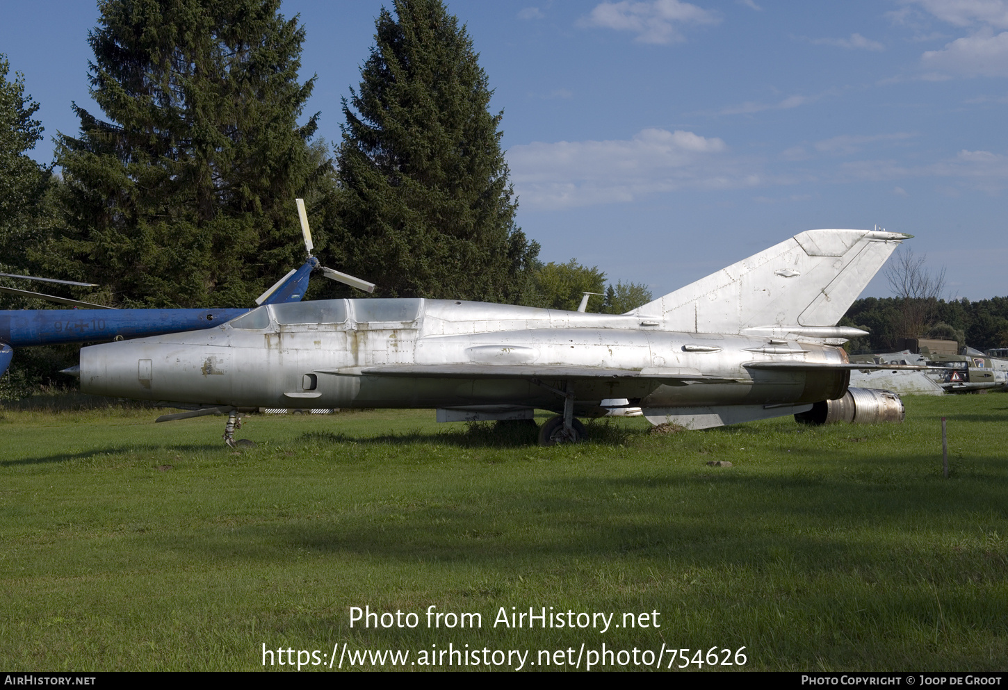 Aircraft Photo of 292 | Mikoyan-Gurevich MiG-21U-600 | East Germany - Air Force | AirHistory.net #754626