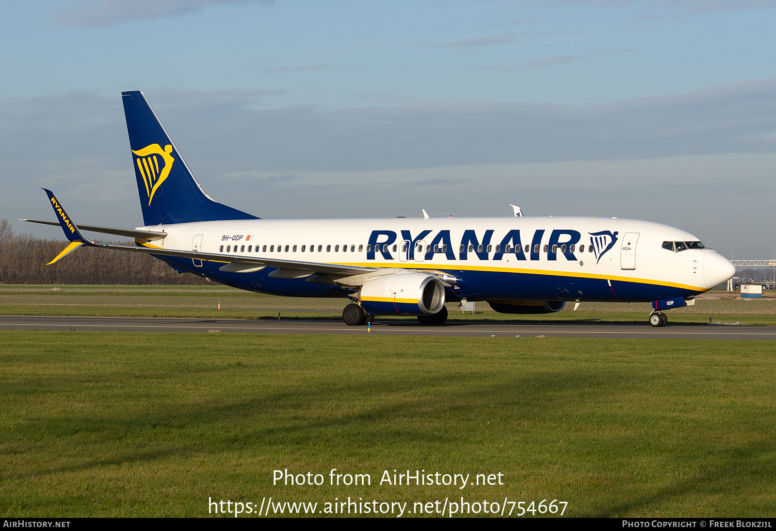 Aircraft Photo of 9H-QDP | Boeing 737-800 | Ryanair | AirHistory.net #754667