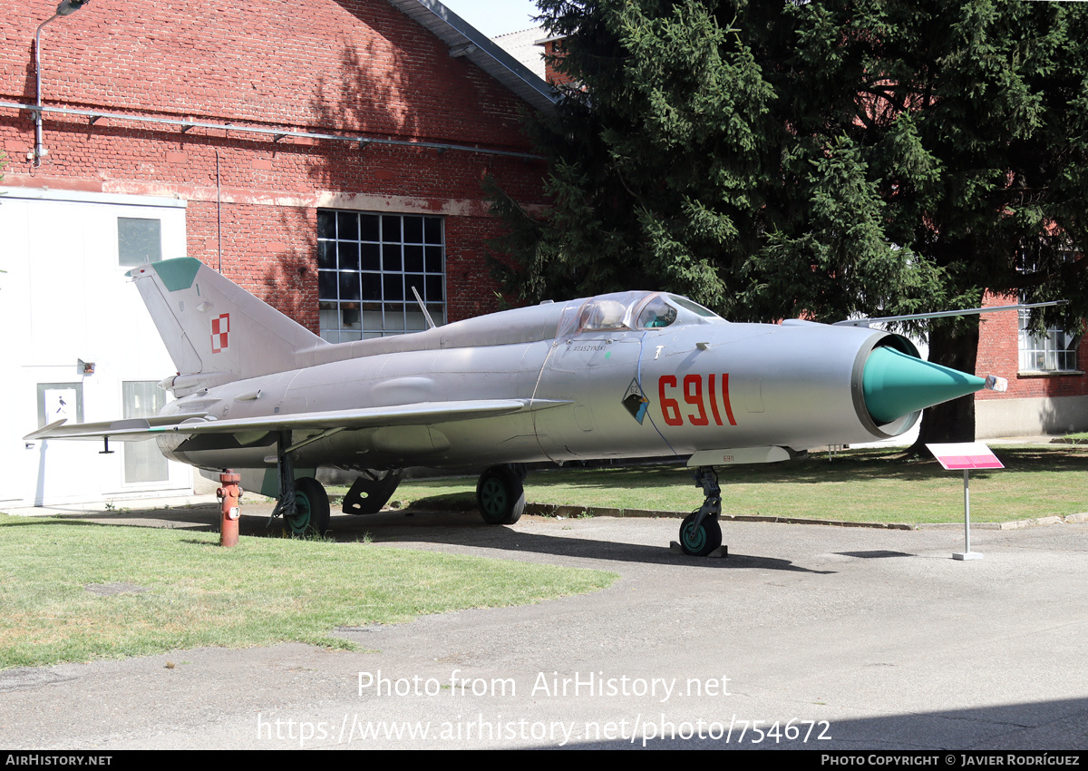 Aircraft Photo of 6911 | Mikoyan-Gurevich MiG-21PFM | Poland - Air Force | AirHistory.net #754672