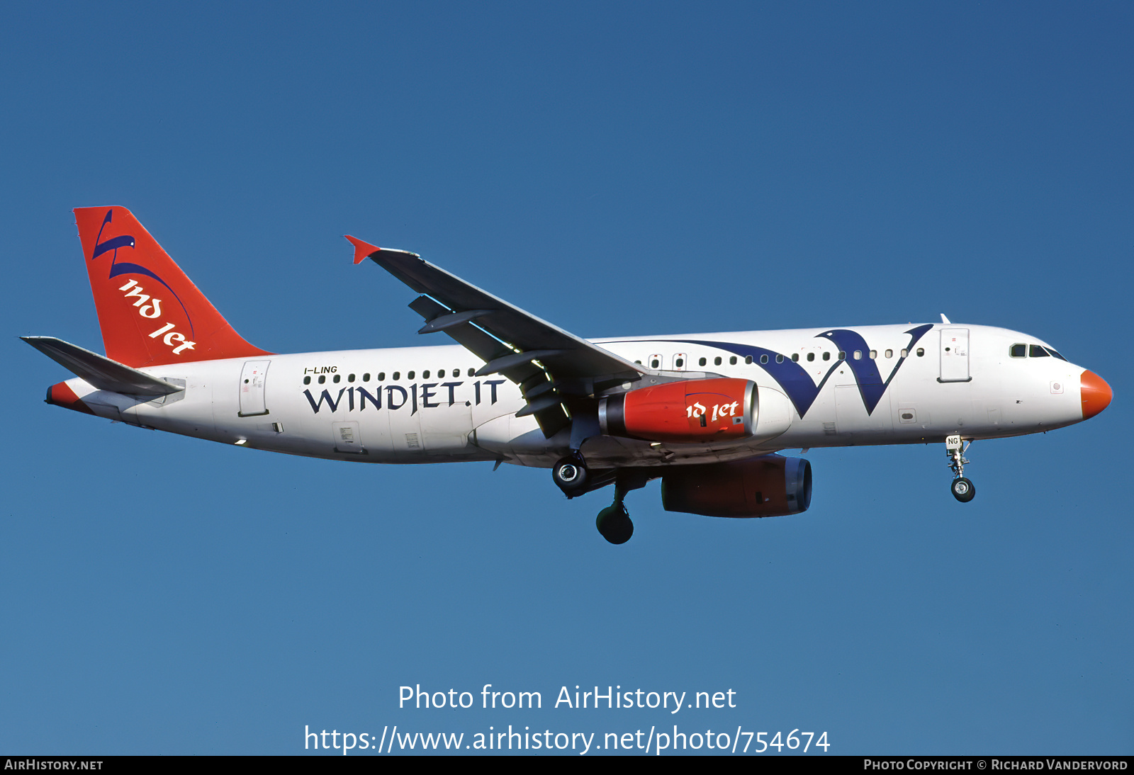 Aircraft Photo of I-LING | Airbus A320-231 | Wind Jet | AirHistory.net #754674