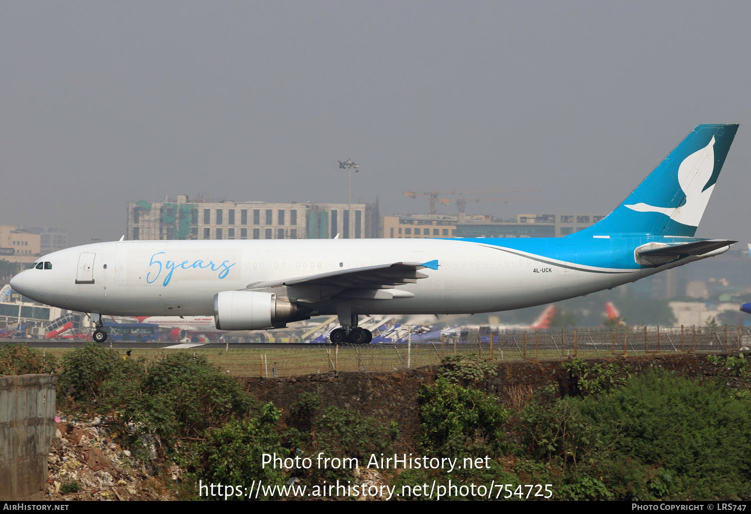 Aircraft Photo of 4L-UCK | Airbus A300B4-605R(F) | AirHistory.net #754725