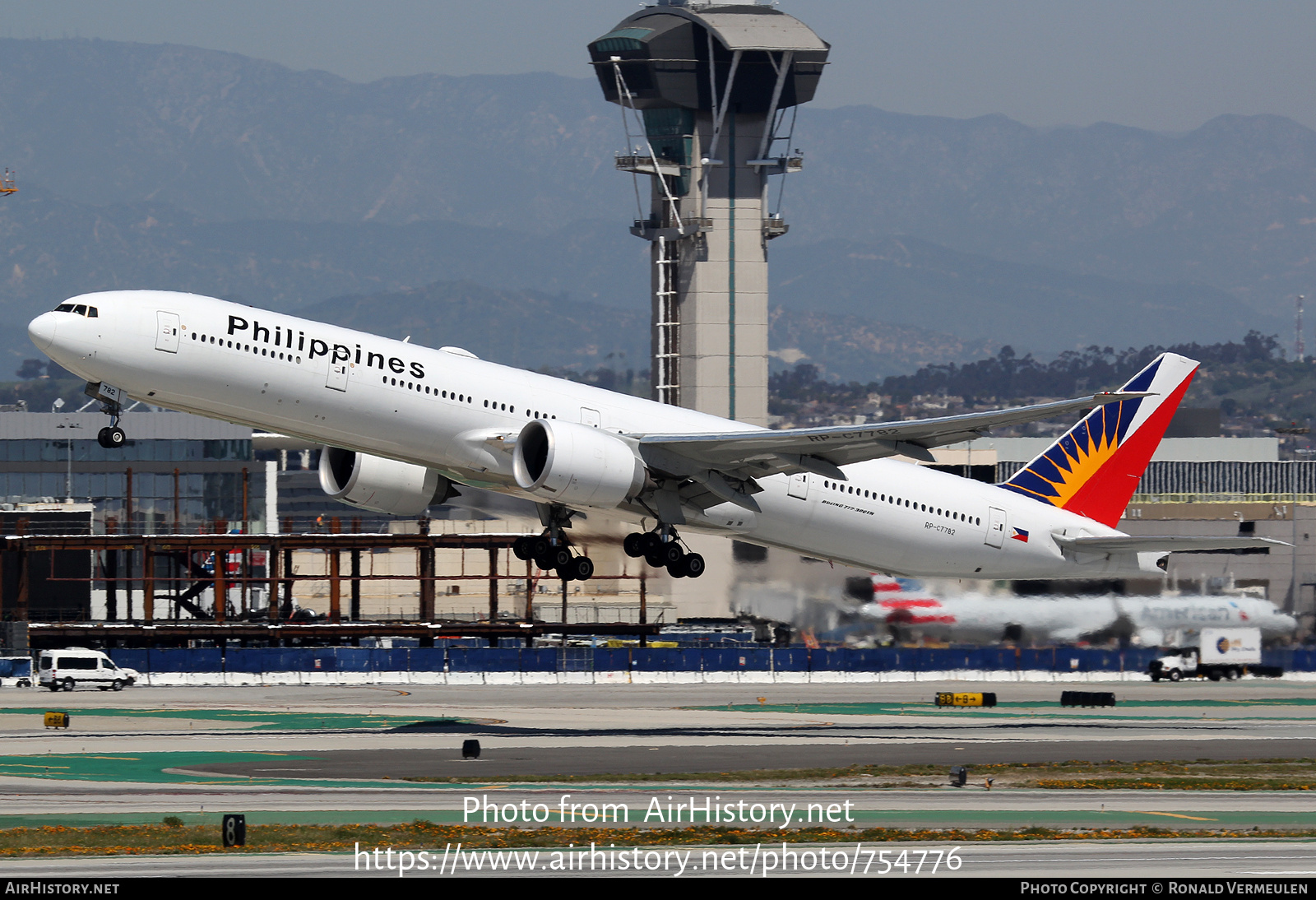 Aircraft Photo of RP-C7782 | Boeing 777-3F6/ER | Philippine Airlines | AirHistory.net #754776