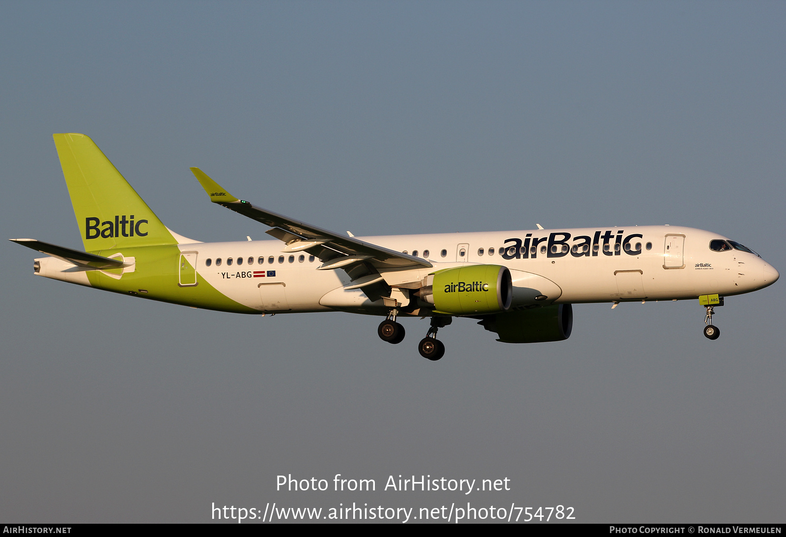 Aircraft Photo of YL-ABG | Airbus A220-371 (BD-500-1A11) | AirBaltic | AirHistory.net #754782