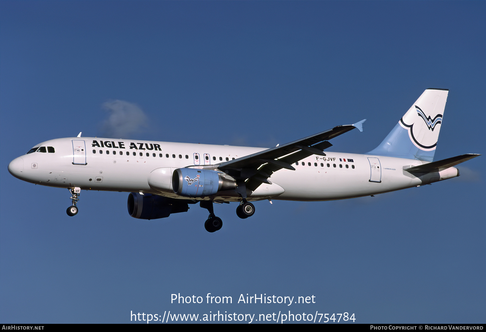 Aircraft Photo of F-GJVF | Airbus A320-211 | Aigle Azur | AirHistory.net #754784