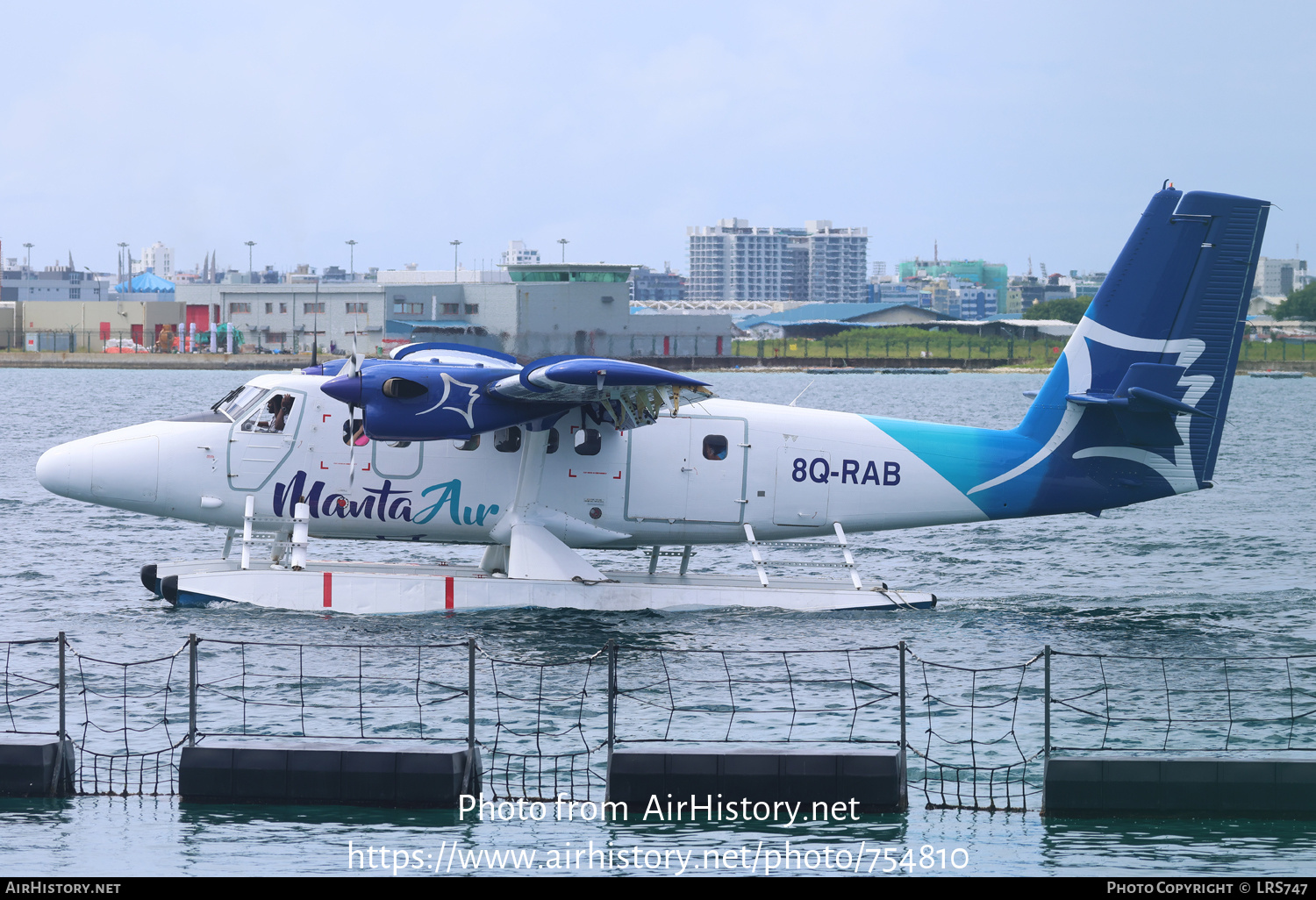 Aircraft Photo of 8Q-RAB | De Havilland Canada DHC-6-300 Twin Otter | Manta Air | AirHistory.net #754810