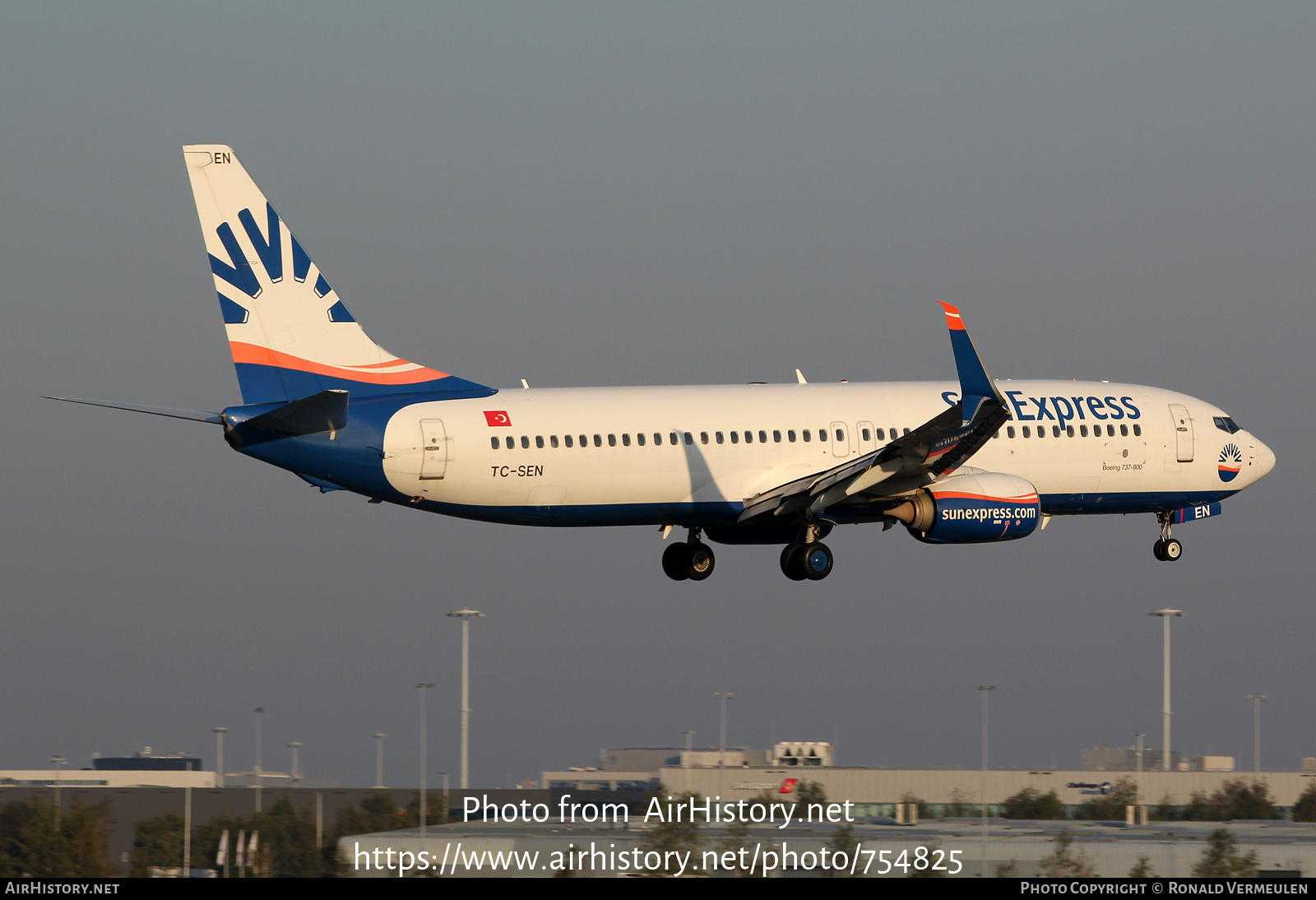 Aircraft Photo of TC-SEN | Boeing 737-8HC | SunExpress | AirHistory.net #754825