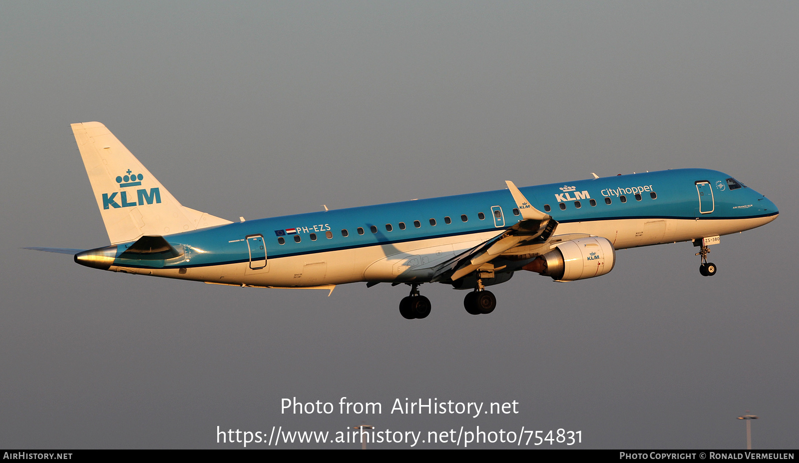 Aircraft Photo of PH-EZS | Embraer 190STD (ERJ-190-100STD) | KLM Cityhopper | AirHistory.net #754831