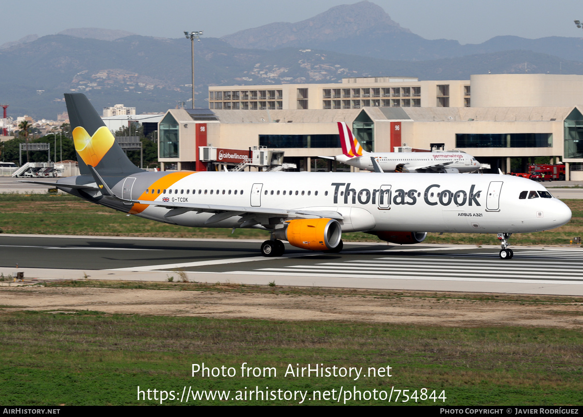 Aircraft Photo of G-TCDK | Airbus A321-211 | Thomas Cook Airlines | AirHistory.net #754844