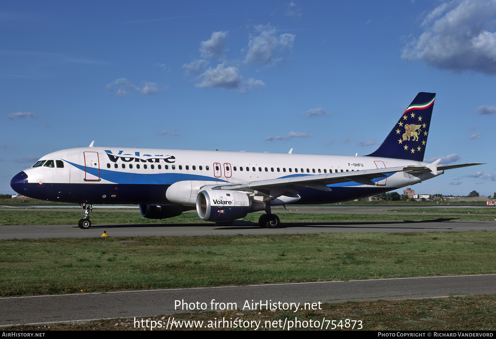 Aircraft Photo of F-OHFU | Airbus A320-212 | Volare Airlines | AirHistory.net #754873