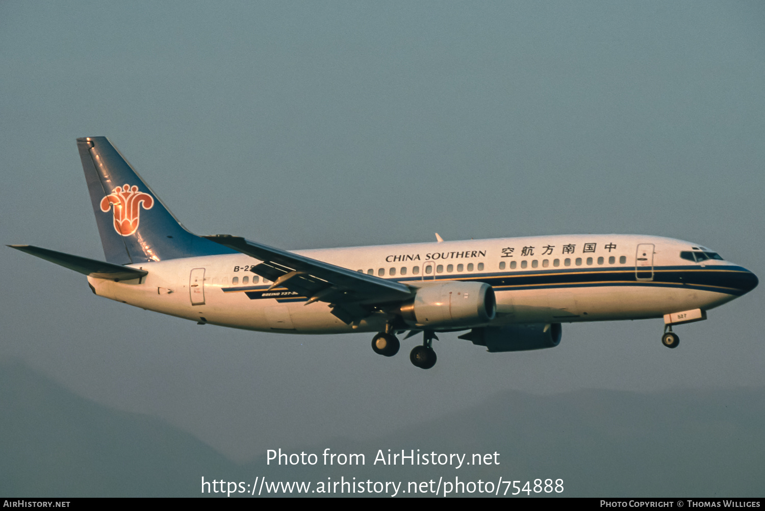 Aircraft Photo of B-2527 | Boeing 737-3Y0 | China Southern Airlines | AirHistory.net #754888