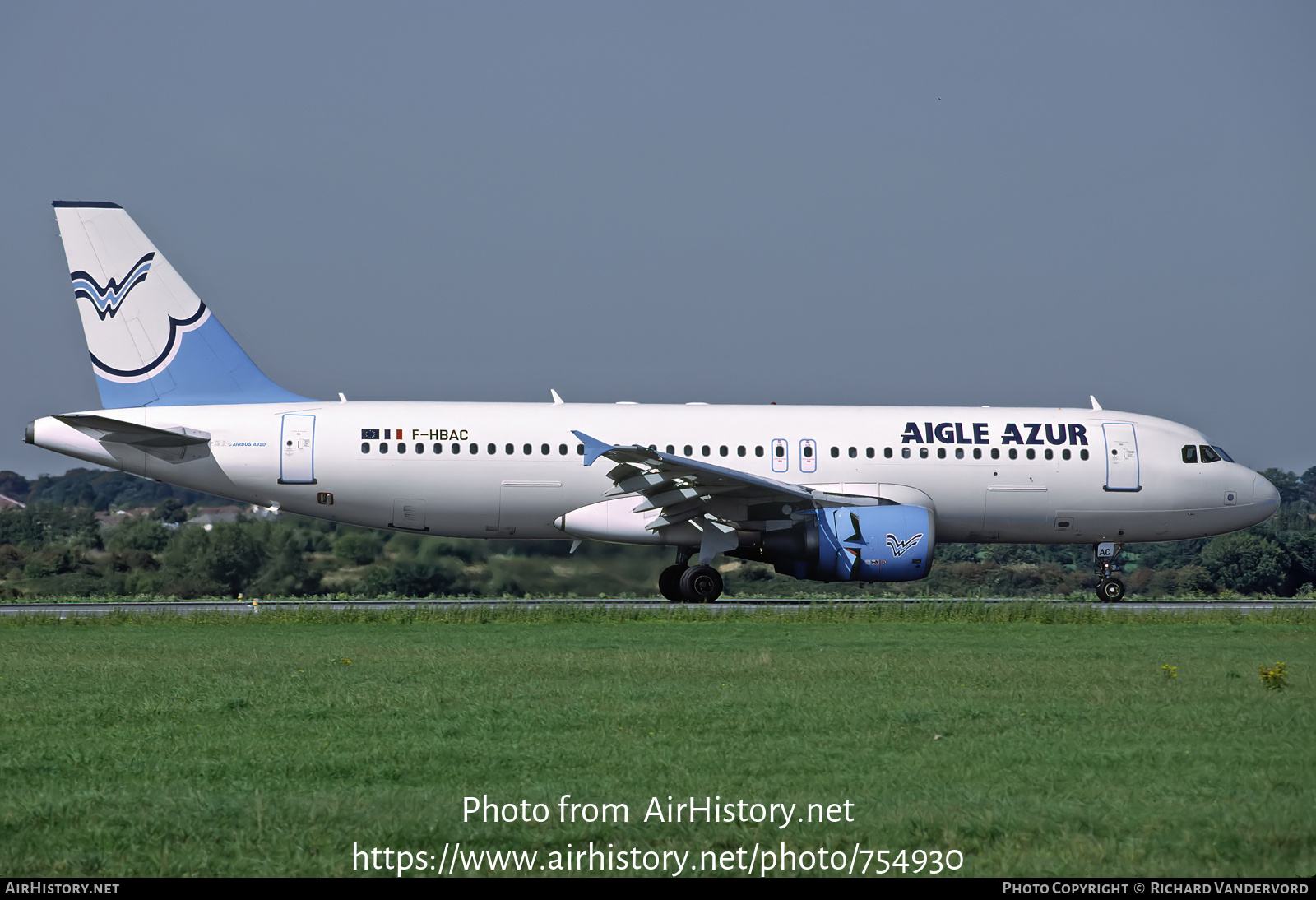 Aircraft Photo of F-HBAC | Airbus A320-214 | Aigle Azur | AirHistory.net #754930