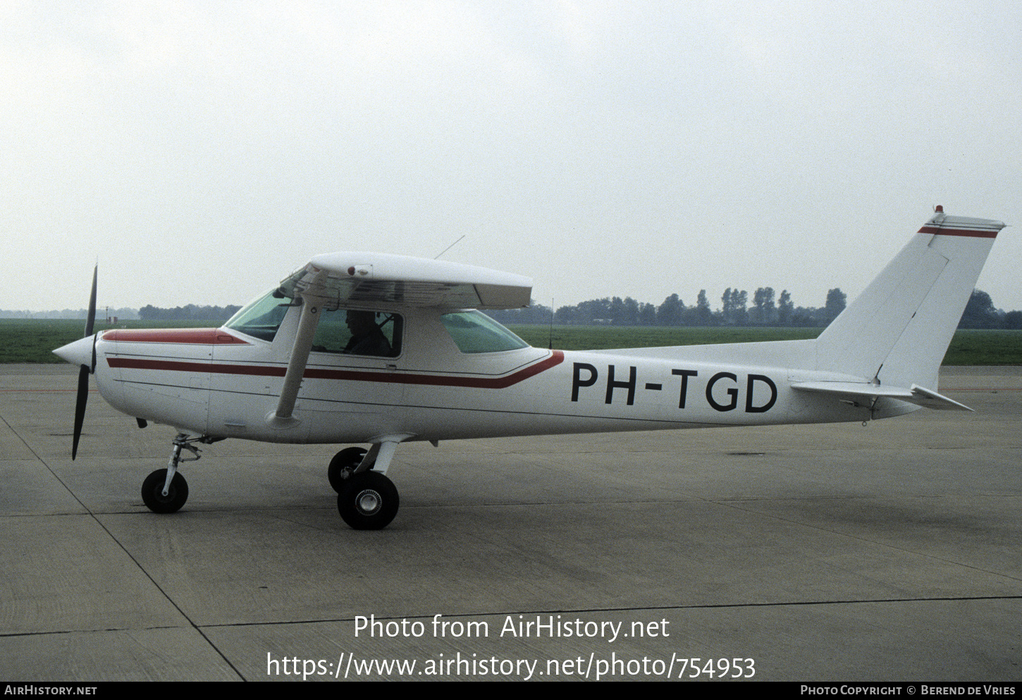 Aircraft Photo of PH-TGD | Cessna 152 | AirHistory.net #754953