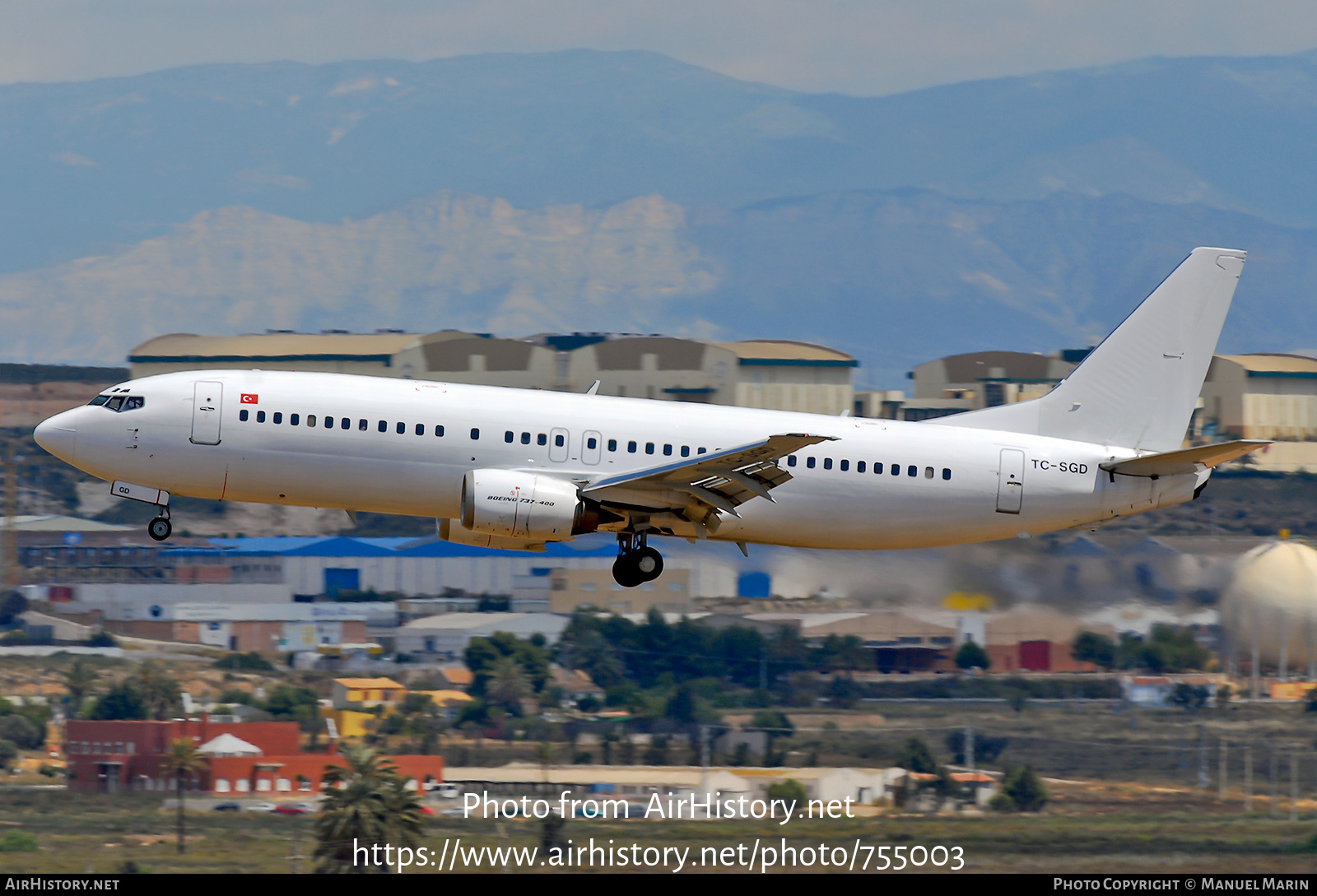 Aircraft Photo of TC-SGD | Boeing 737-48E | AirHistory.net #755003