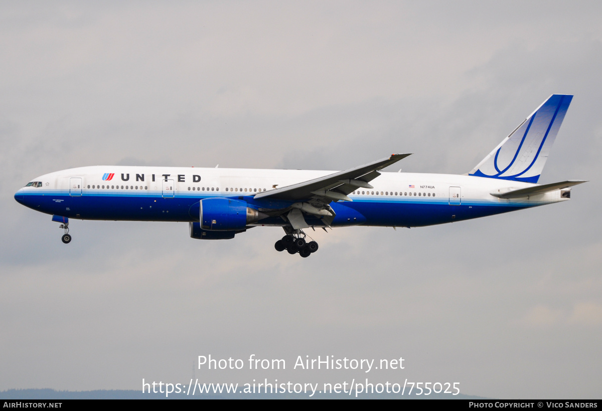 Aircraft Photo of N774UA | Boeing 777-222 | United Airlines | AirHistory.net #755025