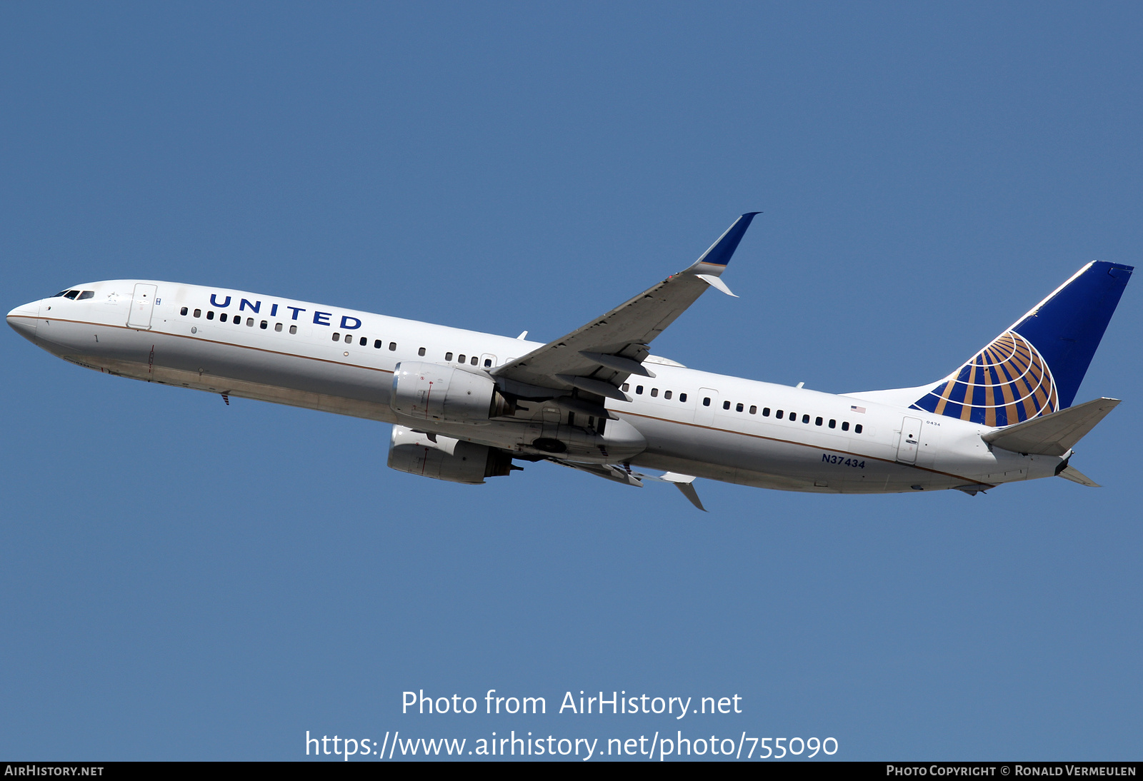 Aircraft Photo of N37434 | Boeing 737-924/ER | United Airlines | AirHistory.net #755090