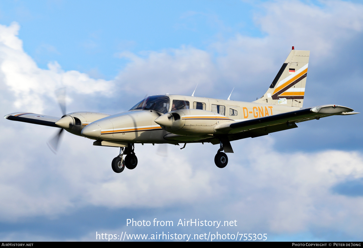 Aircraft Photo of D-GNAT | Piper PA-34-220T Seneca III | Franken Flugschule - FFS | AirHistory.net #755305